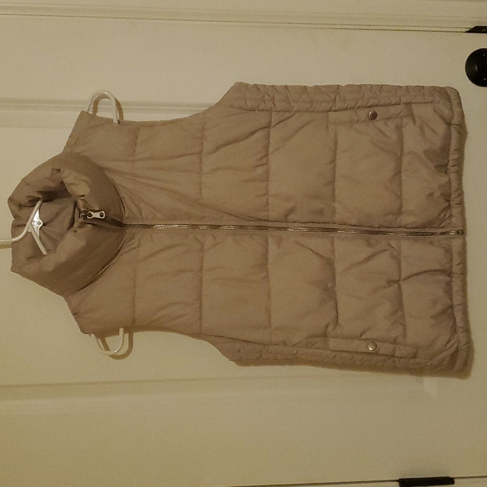 Cream old navy puffer vest